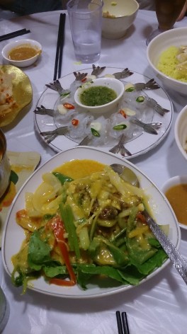 泰式生蝦（上）、黃咖喱牛肉（下）