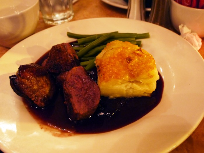 Café Rouge主打法國菜，半價後main course只是約6-7鎊