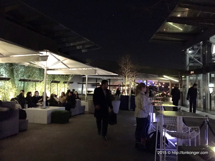 室外的露天酒吧