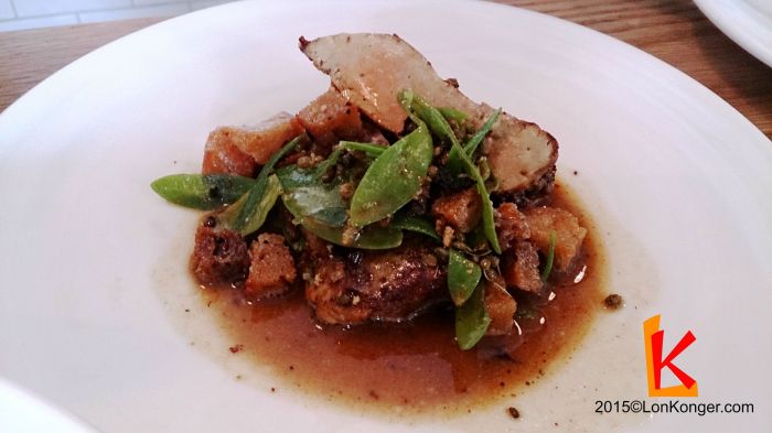 [Monkfish Liver & Sea Purslane] 質感像鵝肝，本來只有我跟M小姐願意吃內臟，但菜一上來看大家看到我們滿足的表情便都豁出去了 (£7.3)