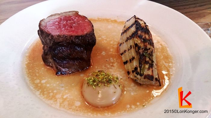 [Hebridean Lamb, Fennel & Anchovy] 羊份量有點小，肉煎得尚算可以，特點是中間那個醬，跟以前吃過的都不一樣，直至現在還不知道是甚麼。 (£15.5)